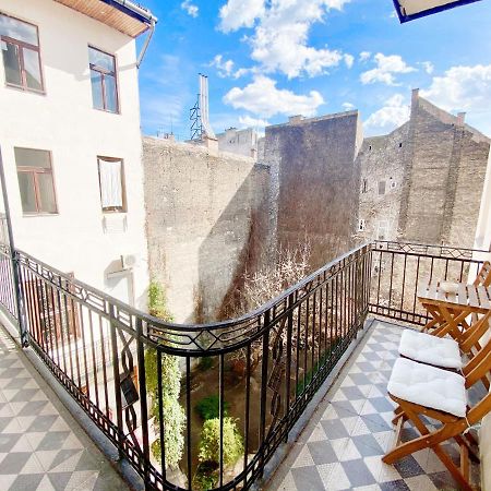 Luxury Apartment In The Centre Ac Parking Garden Budapest Eksteriør bilde